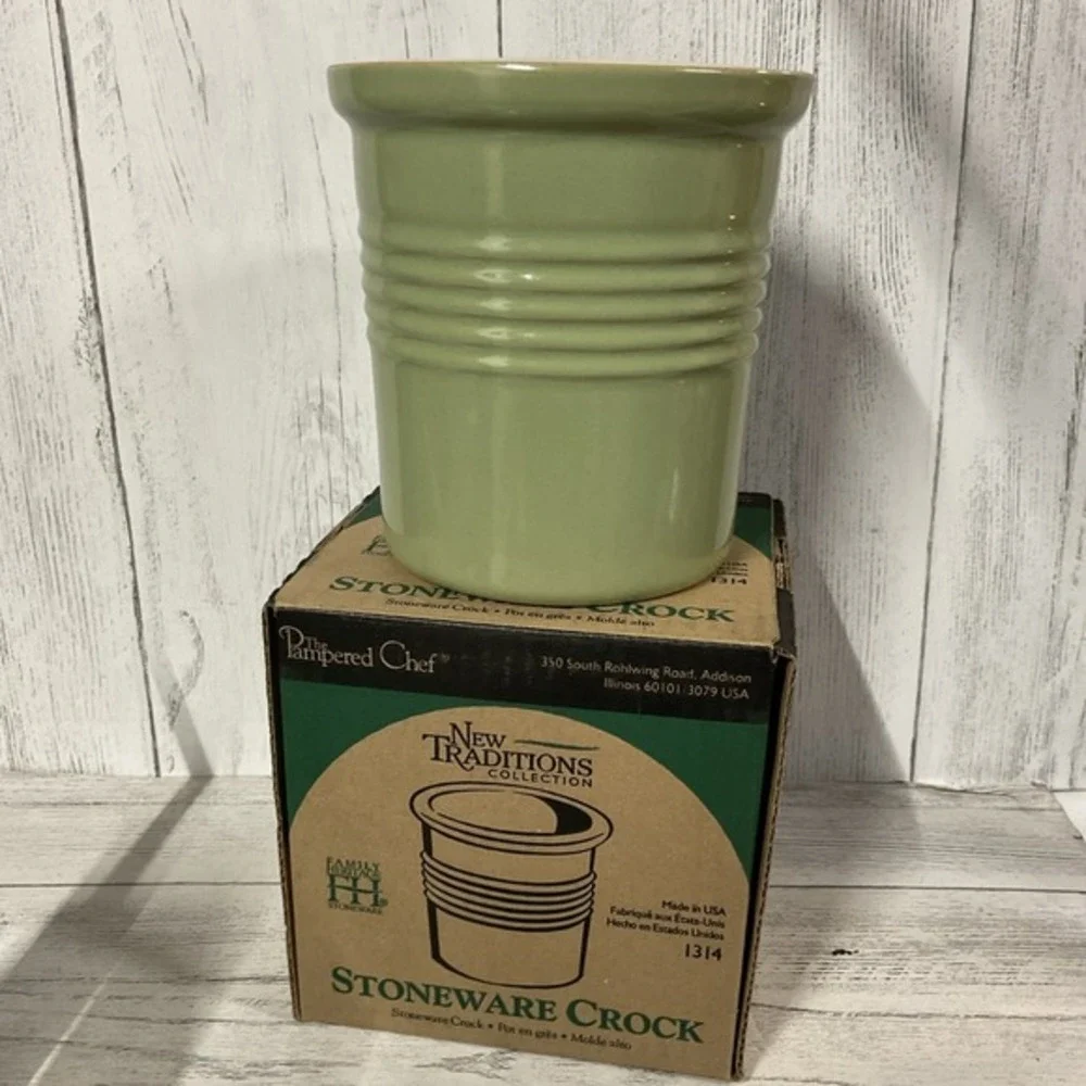 Pampered Chef Stoneware Crock Light Green‎ #1314 / Utensil Holder NIB